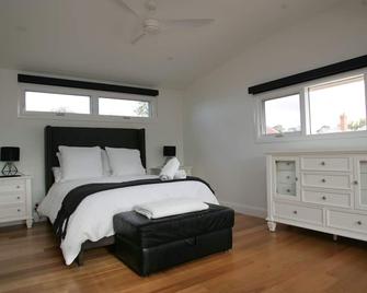 Luxury Studio Apartment on Gregory Street - Ballarat - Bedroom