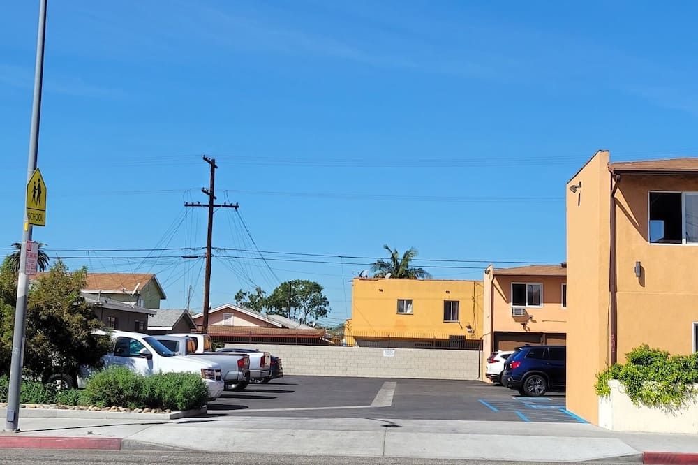 Lido Hotel - Huntington Park