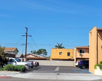 Lido Hotel - Huntington Park
