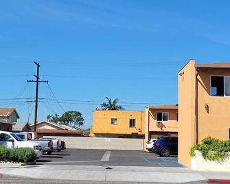 Lido Hotel - Huntington Park