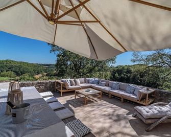 Château de Galaup - Five Bedroom Villa, Sleeps 10 - Beauville - Patio