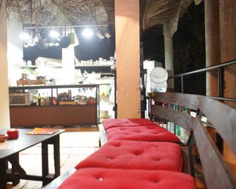 The Noname Guesthouse - Арамбол - Ресторан