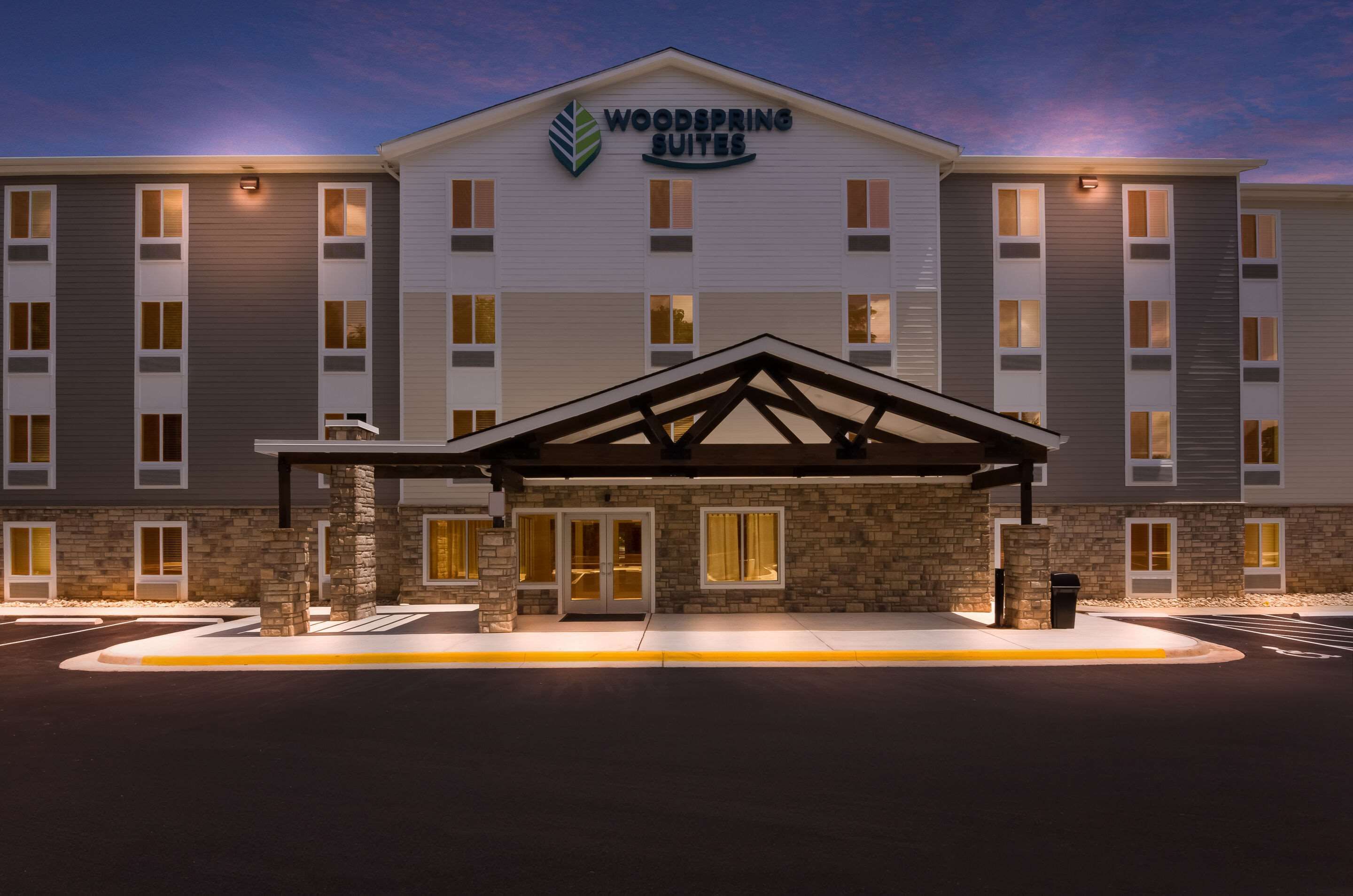 Woodspring Suites Lynchburg Va - לינצ'בורג - בניין