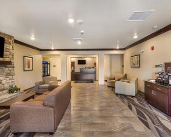 Cobblestone Hotel & Suites - Victor - Victor - Lobby