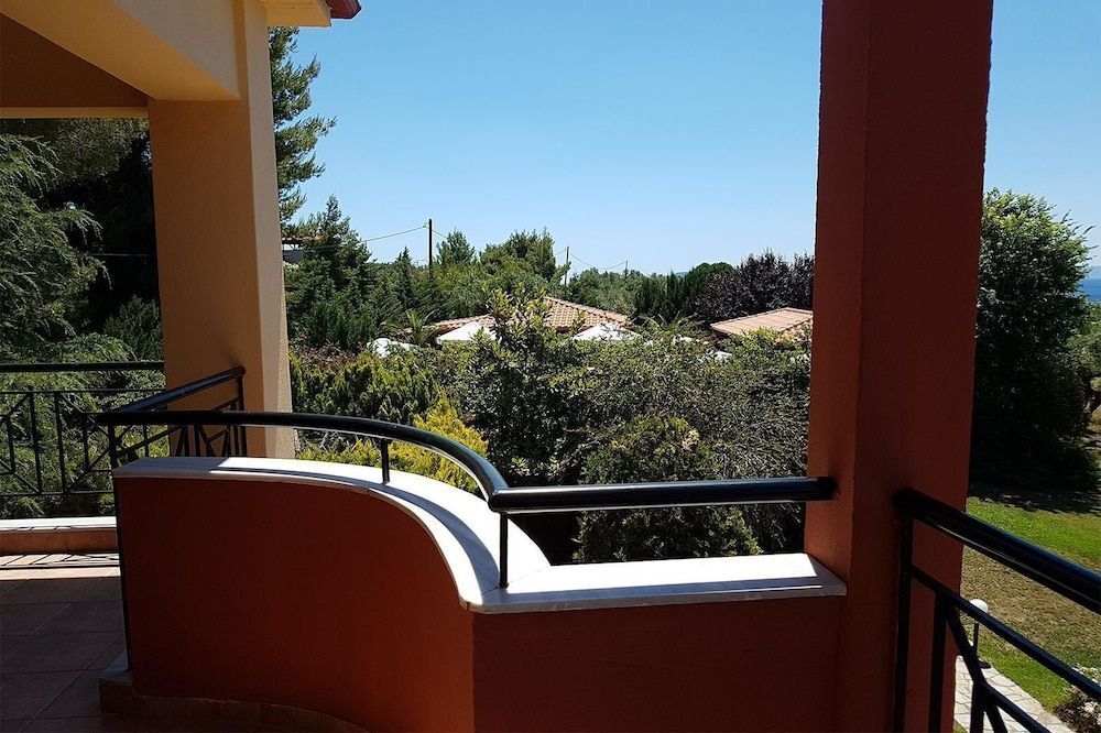 Agrili Apartments & Rooms - ניקיטי - מרפסת