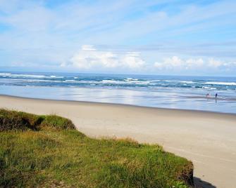 Silver Surf Motel - Yachats - Beach