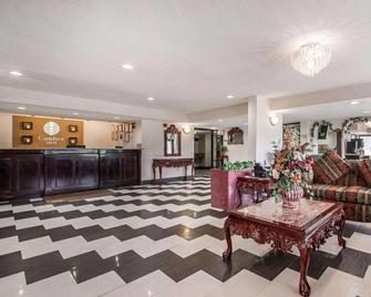 Quality Inn Edmund Pettus Bridge area - Selma - Building