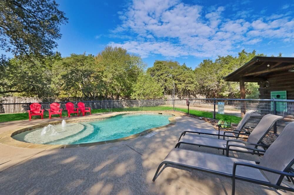 Resort Style Swimming Pool, Fire Pit, Grill, and Bocce Ball! - Wimberley - Piscina