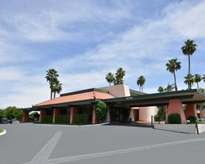 Travelodge By Wyndham Palm Springs