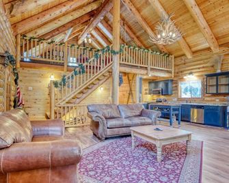 Authentic Log Cabin With Luxuries - Brian Head - Living room
