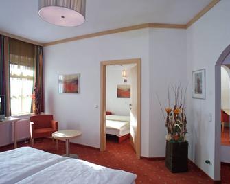 Hotel Restaurant Wallner - Sankt Valentin - Camera da letto