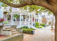Spacious and Quiet One Block off King Street - Charleston