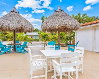 Bianco Sands by Beachside Management - Siesta Key - Patio
