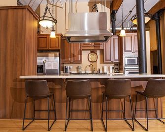 Luxurious Downtown Condo by Georgia St - Indianapolis - Küche