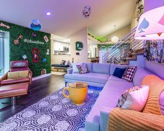 2 King Beds / Hot Tub / Bbq / Hiking / Fire Pit - Littleton - Living room