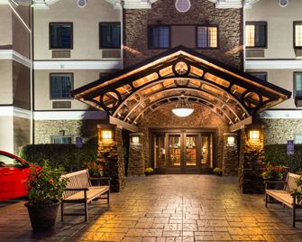 Staybridge Suites O'Fallon Chesterfield - O'Fallon - Budova