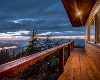 Redemption Rock Tower - Post Falls - Balcony