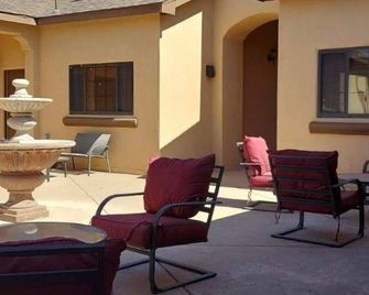 Modern & Fully Equipped Villa in Hobbs Unit B - Hobbs - Patio