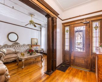 Klo Guest House - Brooklyn - Sala de estar