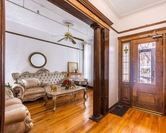 Klo Guest House - Brooklyn - Living room
