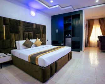 Deluxe Luxurious Room - Pool - Spa - Gym - Parking - Lagos - Bedroom