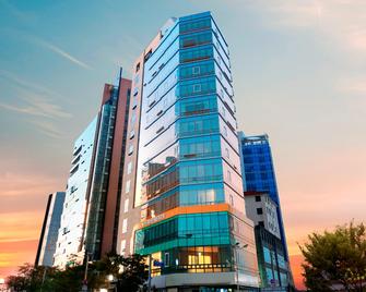 Best Western Haeundae Hotel - פוסן - בניין
