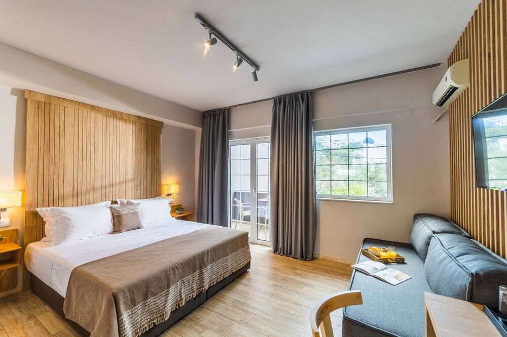 ثالاسا كيب فيليان كوليكشن