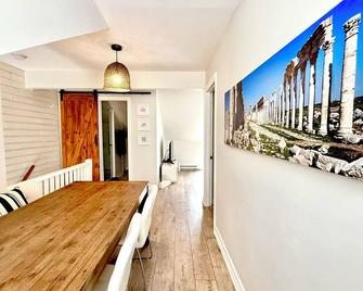 Luxury Heritage Escape with Spectacular Tay Basin View - Perth - Dining room