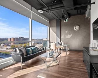 Bright Suites Finch West by Globalstay - Toronto - Lounge