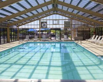 2 Bedroom Ocean Resort Condo Peppertree Renovated sleeps 6 in 4 beds - Atlantic Beach - Pool