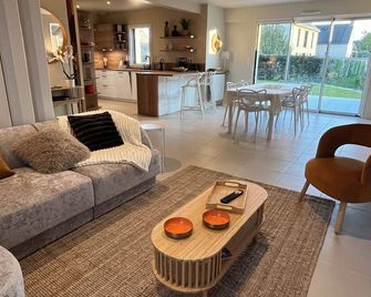 Villa Bambou, 5 minutes from Saint-Malo, new and quiet house! - Saint-Jouan-des-Guérets - Salon