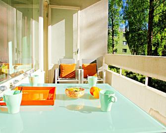 Wonderful Helsinki Apartment - Helsinki - Balcón