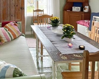 4 person holiday home in Ronneby-By Traum - Ronneby - Comedor