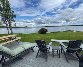Keeler Bay Lakefront 2br Cottage, Mansfield - South Hero - Patio