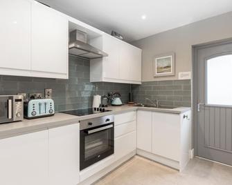 Cheerful 3 bed in the heart of Fethard village - New Ross - Kitchen