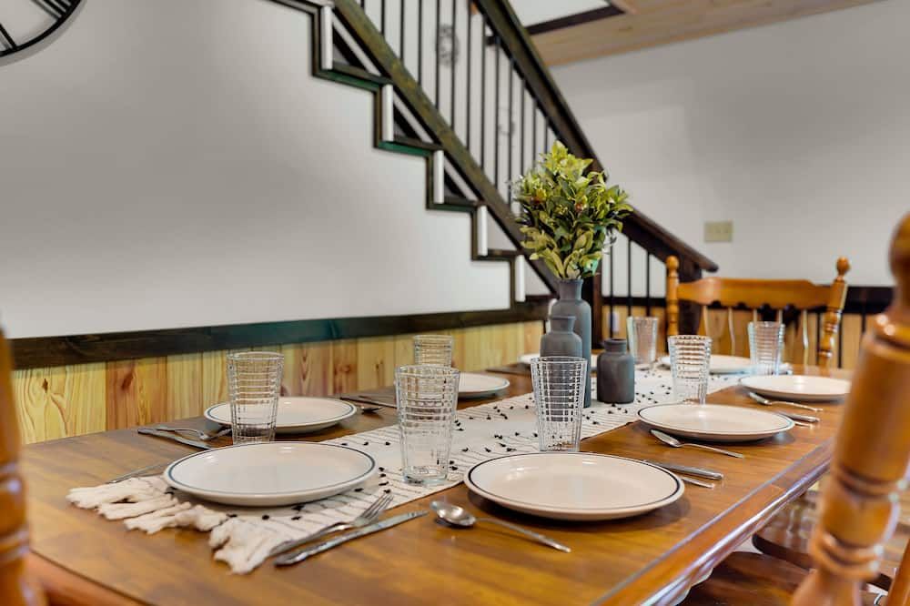 Mountainside Cabin | Pickleball Court, Pavilion + Fire Pit, Near Atv Trails