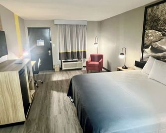 Super 8 by Wyndham Manchester TN - Manchester
