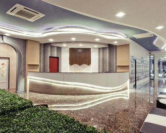The Proud Hotel - Ubon Ratchathani - Front desk