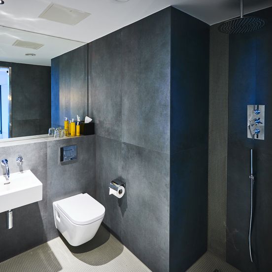 Bathroom view of New Road Hotel