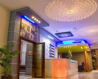 Hotel Dreamworld North Edsa - Quezon City - Front desk