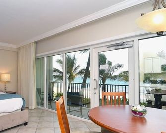 Sea Lord Hotel & Suites - Lauderdale-by-the-Sea - Soverom