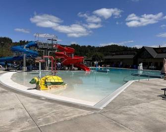 Alfred St Air Bnb - Chehalis - Pool
