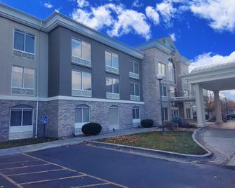 Holiday Inn Express & Suites Idaho Falls - Idaho Falls - Building