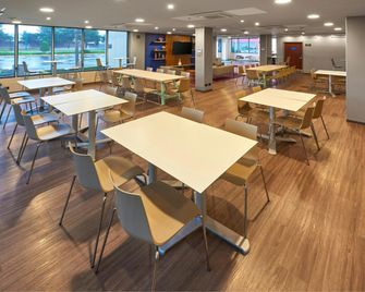 City Express by Marriott San Luis Potosi Zona Universitaria - סן לואיס פוטוסי - מסעדה