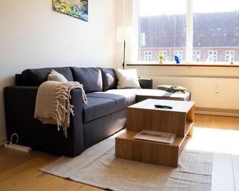 Stylish Central 4 person CPH Apartment I 5 Min to Metro - Kopenhagen - Ruang tamu