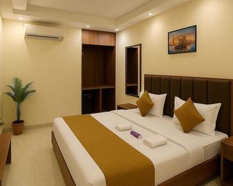 Travelling Troopers Homestay - Varanasi - Bedroom