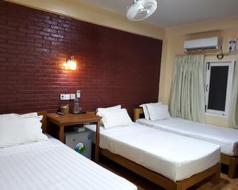 Gold Star Guest House - Bagan - Habitación