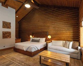 The Timber at Holly Branch - Gatlinburg - Bedroom