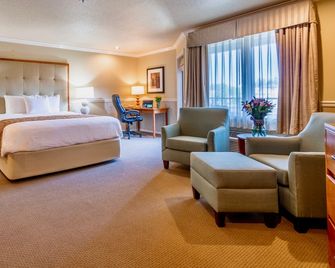 Century Hotel - Tualatin - Schlafzimmer