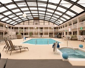 AmericInn by Wyndham Janesville - Janesville - Pool